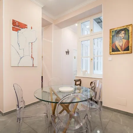 Bpr Adagio Design With A/c Apartment *