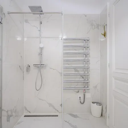 Bpr Adagio Design With A/c 公寓