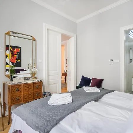 Bpr Adagio Design With A/c Budapest