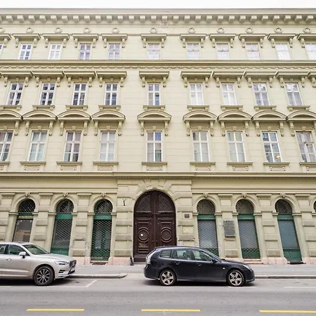 Apartment Bpr Adagio Design With A/c